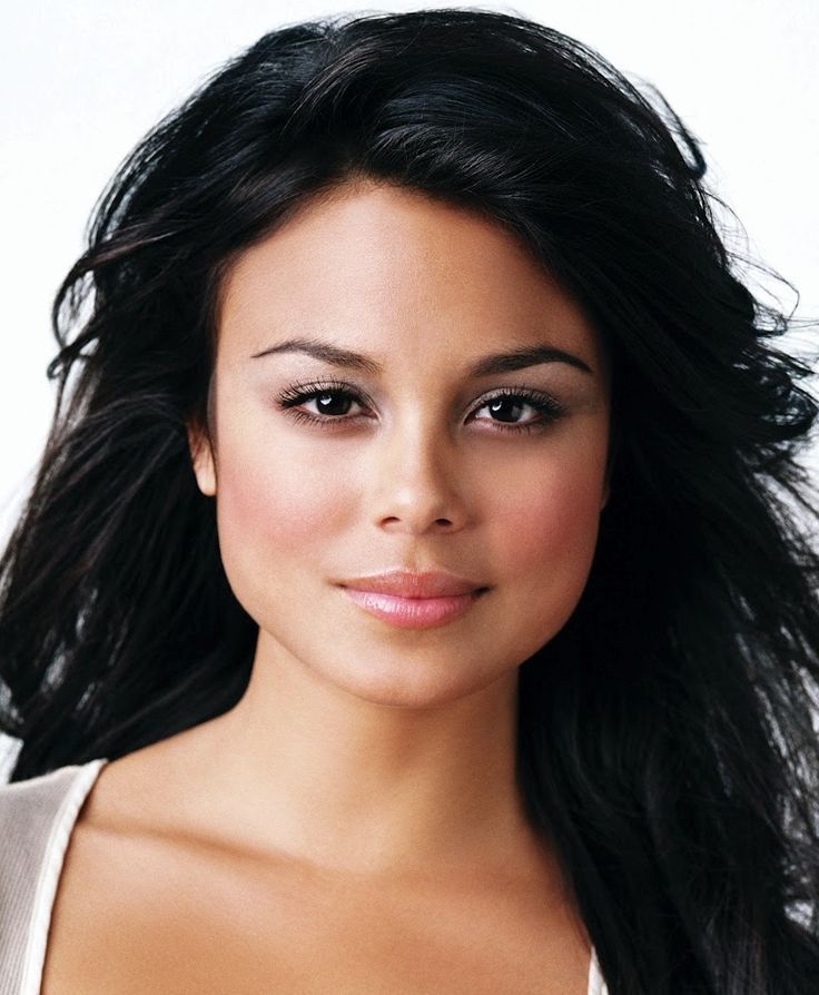 nathalie-kelley-bio-height-weight-measurements-celebrity-facts