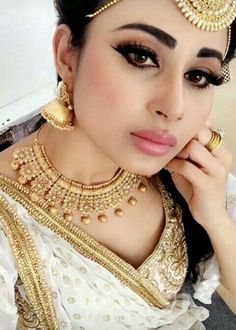 Mouni Roy: Bio, Height, Weight, Age, Measurements – Celebrity Facts