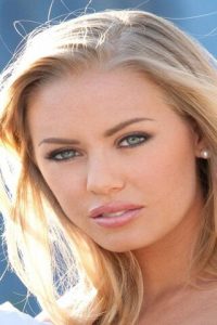 Nicole Aniston: Bio, Height, Weight, Age, Measurements – Celebrity Facts