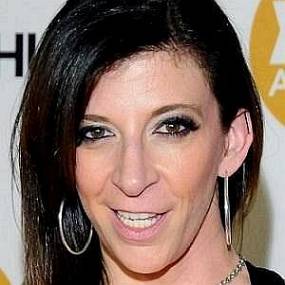 Sara Jay: Bio, Height, Weight, Age, Measurements – Celebrity Facts