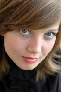 Nicki Clyne: Bio, Height, Weight, Age, Measurements – Celebrity Facts